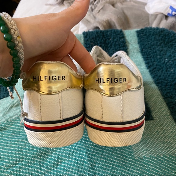 Tommy Hilfiger White and Gold Sneakers | Size 6 - Picture 3 of 8